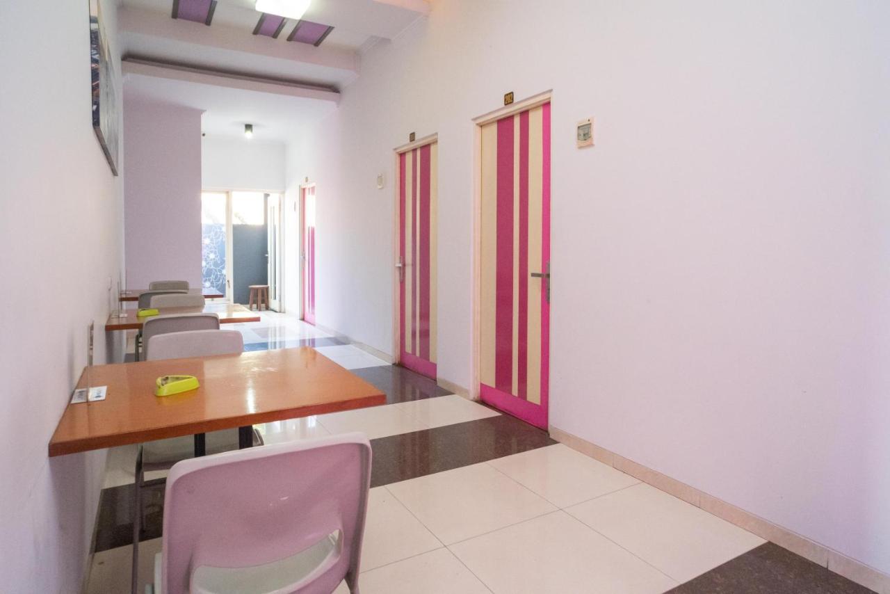Urbanview Hotel Fiffa Kauman Malang Luaran gambar
