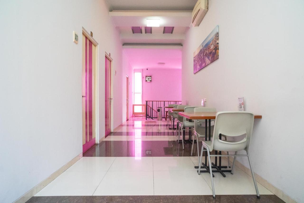 Urbanview Hotel Fiffa Kauman Malang Luaran gambar